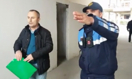 MENTOR KIKIA/ Kush është më plehrë, drejtësia apo ky mashtrues?