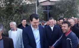 ARTUR AJAZI/ Përtej talljes me demokratët