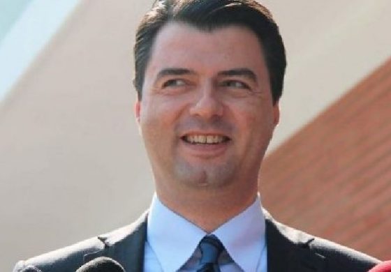 ARTUR AJAZI/ Përse në PD, nuk e mendojnë kurrë “dorëheqjen” e kryetarit ?