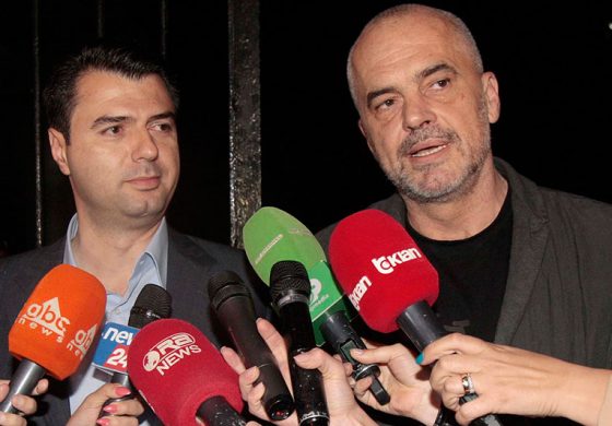 ARTUR AJAZI/ Nuk po i lutet jo, por thjesht po i kujton ca gjëra!