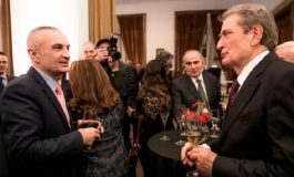 MENTOR KIKIA/ Berisha dhe Meta po e shkatërrojnë kauzën e opozitës
