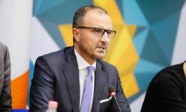 MERO BAZE/ Përse i duhet “armik” ambasadori Soreca, Berishës dhe Metës