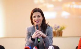 BLEDI MANE/ Në krevat me Etilda Gjonajn