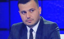 KLODIAN TOMORRI/ Te qeshim me ne dhe te qajme per ne
