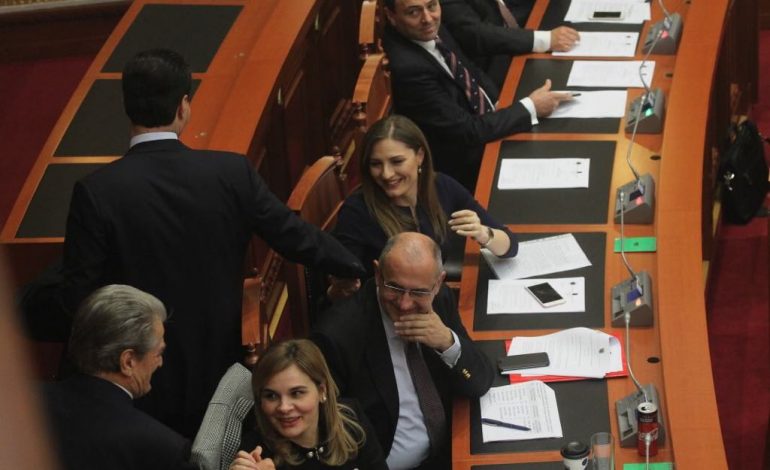 ARTUR AJAZI/ Një vit pa opozitë