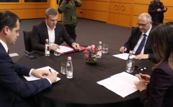 MERO BAZE/ SI PD e LSI, po fshehin pas tryezës zgjedhore, dorzimin pa kushte