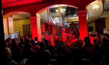 ENTELA BINJAKU/ Dimër i ngrohtë në Bukuresht: Mbahet shfaqja "Pasion dhe Dashuri"