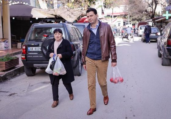 ARTUR AJAZI/ Lulzimi dhe fushata me gjyshet “pensioniste”