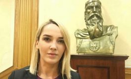 ARBANA XHARRA/ Po shpërthyen trazira, Kosova rrezikon kthimin në protektorat të OKB -së
