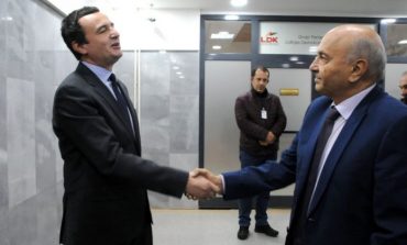 ISA MUSTAFA/ Fali o Zot, se s’dinë çfarë bëjnë: Siç do thoshte Rugova, mos të merremi me ta. Të rinj janë