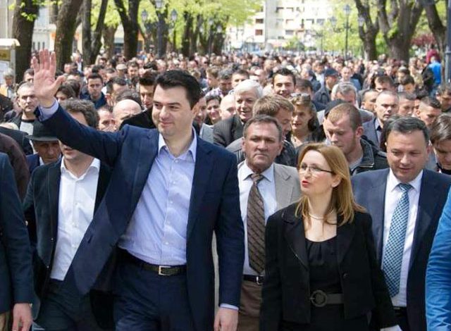 ANALIZA: Kush po luan me Shkodrën?