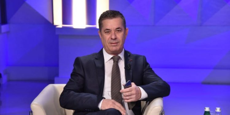 LORENC VANGJELI/ Dashuritë e shkuara që qahen sot, është koha që vritet në kohën e Coronavirusit