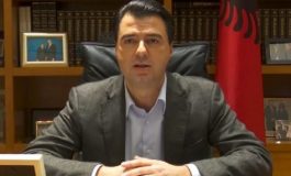 ENDRI KAJSIU/ Analiza: Kush dhe pse e përbalt Shqipërinë në gjuhë të huaj?