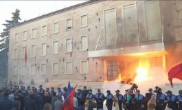 ENDRI KAJSIU/ Pasioni për zjarre i partisë së piromanëve
