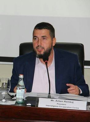 DR.ARBEN RAMKAJ/ Politizimi i fesë dhe fetarizmi i politikës