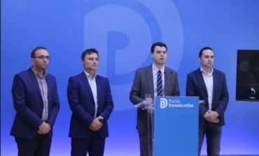 ARTUR AJAZI/ Betejat pa lavdi, e atyre në fund të listës Basha