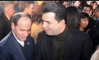 AZGAN HAKLAJ/ Ish deputeti i PD: Komisioni i komiteteve të rinisë të PPSH, varrmihës i qëndrestarëve blu. Nishani merr në ‘nishan’ Bashën