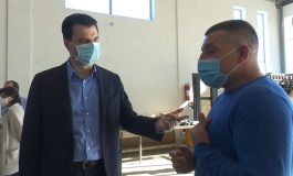 BLEDI ÇUÇI/ Një përgjigje Lulit derëmbyllur që gjen personazhe të rreme për të inskenuar biseda