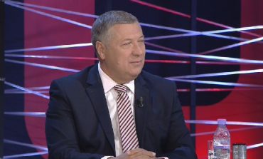 ADRIAN CIVICI/ Përse politika po lufton për “shtresën e mesme”?