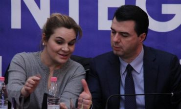 ENDRI KAJSIU/ Loja e Lulit dhe Monikës me pandeminë përballë botës së gjunjëzuar