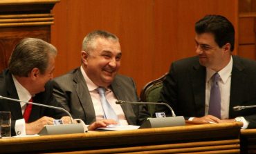 ENDRI KAJSIU/ Basha tregoi se është kukulla e dyshes Berisha-Meta