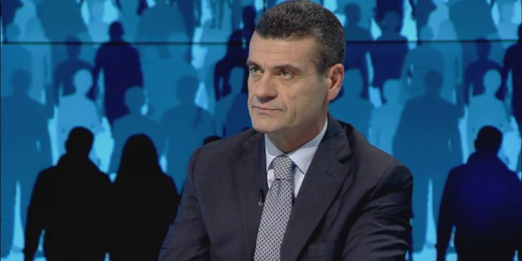 ASTRIT PATOZI/ Dy gjela nuk mund të këndojnë majë të njëjtit pleh