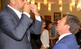 ASTRIT PATOZI/ T´ua lemë në dorë thesin e gënjeshtrave