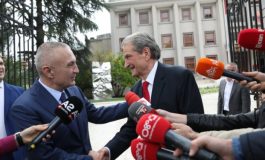 SKËNDER MINXHOZI/ Berisha-Meta në krye të opozitës dhe kuatrinat e Nostradamusit
