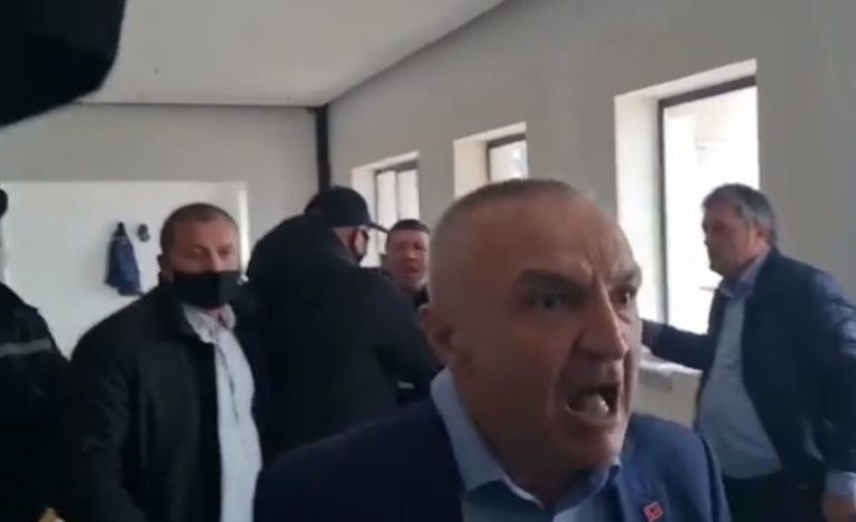 ILIRJAN BLLOSHMI/ Zyrtarisht kemi nje president të çmendur!