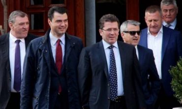 ARTUR AJAZI/ Pse u “shkri” aleanca e opozitarëve…