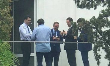 ARTUR AJAZI/ Çfarë po ndodh me Partinë Demokratike?