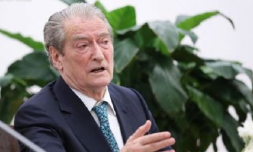 ARTUR AJAZI/ Kush e ringjalli berishizmin?