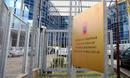 ASTRIT PATOZI/ Qelben të gjithë dhe njësoj nga koka