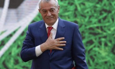 MERO BAZE/ Dinozauri i patretur i politikës shqiptare
