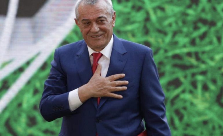 MERO BAZE/ Dinozauri i patretur i politikës shqiptare