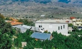 MERO BAZE/ Fyerja reale që i bëjnë Lazaratit
