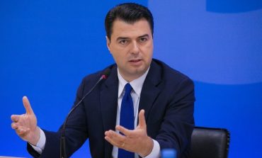 ARTUR AJAZI/ Basha mbledh "katër kamberë në një derë"...