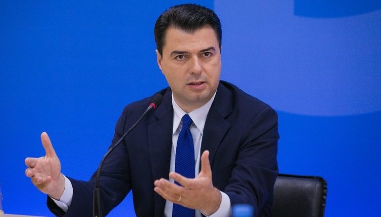 ARTUR AJAZI/ Basha mbledh “katër kamberë në një derë”…