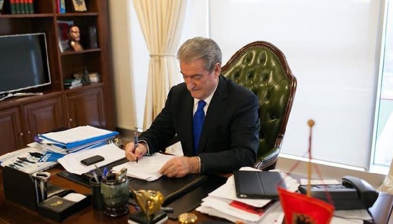 MERO BAZE/ Karshillëku i Berishës me Lazaratin kundër SHBA
