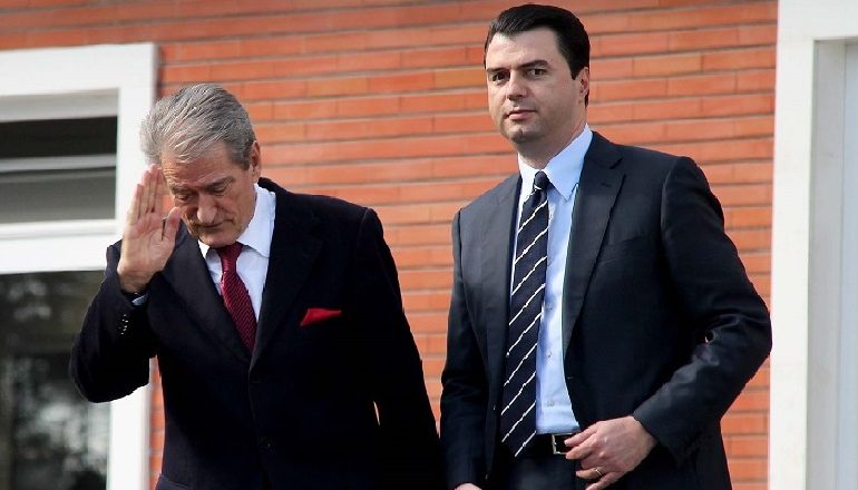 MERO BAZE/ Jo vetëm Lulzim Basha, por dhe shteti shqiptar duhet të distancohet nga Sali Berisha