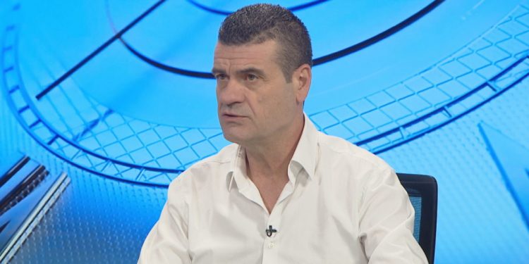 ASTRIT PATOZI/ Edhe me hap derën e shtëpisë duhet takt