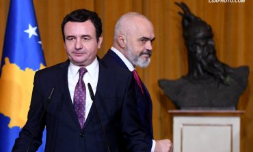 EDMOND ARIZAJ/ Një këngëtar serb na ndau. Po një politikan serb, po një mijë lobistë serbë, ç’mund të na bëjnë?!