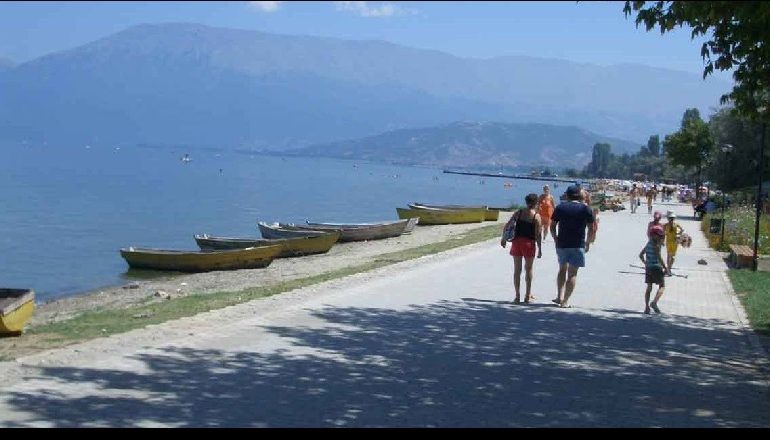 EDUARD ZALOSHNJA/ Pogradeci, një potencial turistik i parealizuar