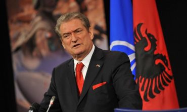SKËNDER MINXHOZI/ Rekrutët dixhitalë që duan të shpëtojnë Berishën (për inat të Ramës)