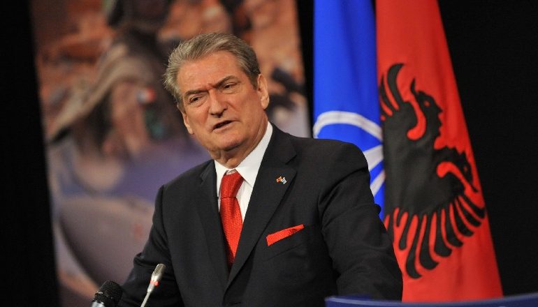 SKËNDER MINXHOZI/ Rekrutët dixhitalë që duan të shpëtojnë Berishën (për inat të Ramës)