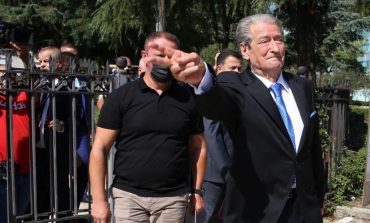 BLENDI KAJSIU/ Duhet një referendum për Berishën kryetar