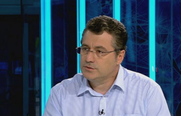 SKËNDER MINXHOZI/ Kur Berisha detyrohet të ngrihet në këmbë për Olldashin