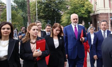 “Debati” mbi ministret e reja ka zbuluar mendësinë seksiste të Shqipërisë