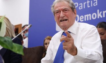 ARTUR AJAZI/ Foltore apo Faltore?