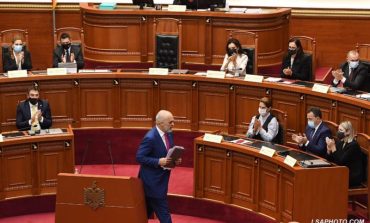 BEN ANDONI/ Fjalori nekrofil, si simbol fillimi i kësaj legjislature